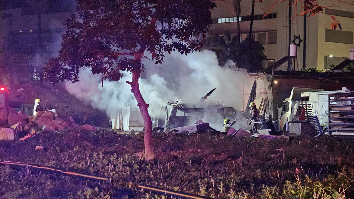 يافا: حريق مركبة وإصابة مواطن بعد منتصف الليل 